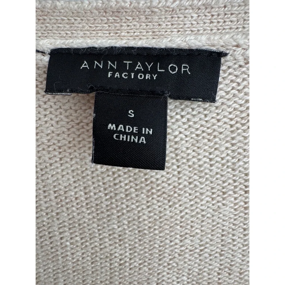 Ann Taylor offers sleek its